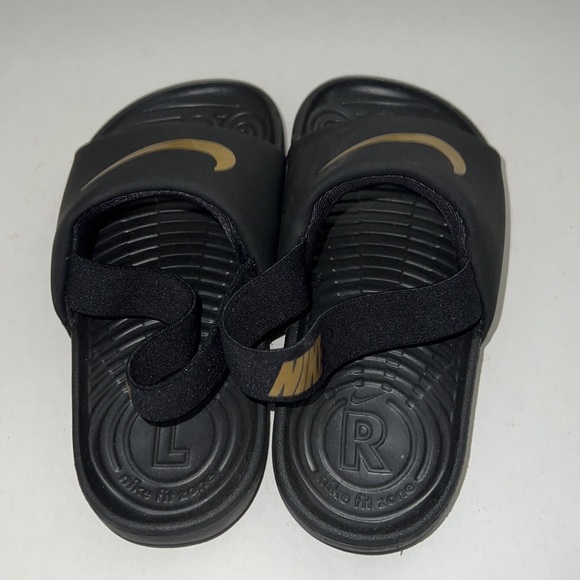 Nike Kid slides - Size 10C - Picture 2 of 4